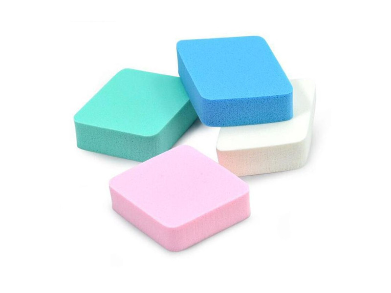 Lukas Foundaition Sponge 4 Pcs 1009