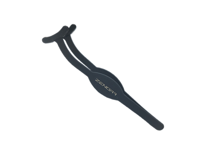 Zenora Lash Tweezer